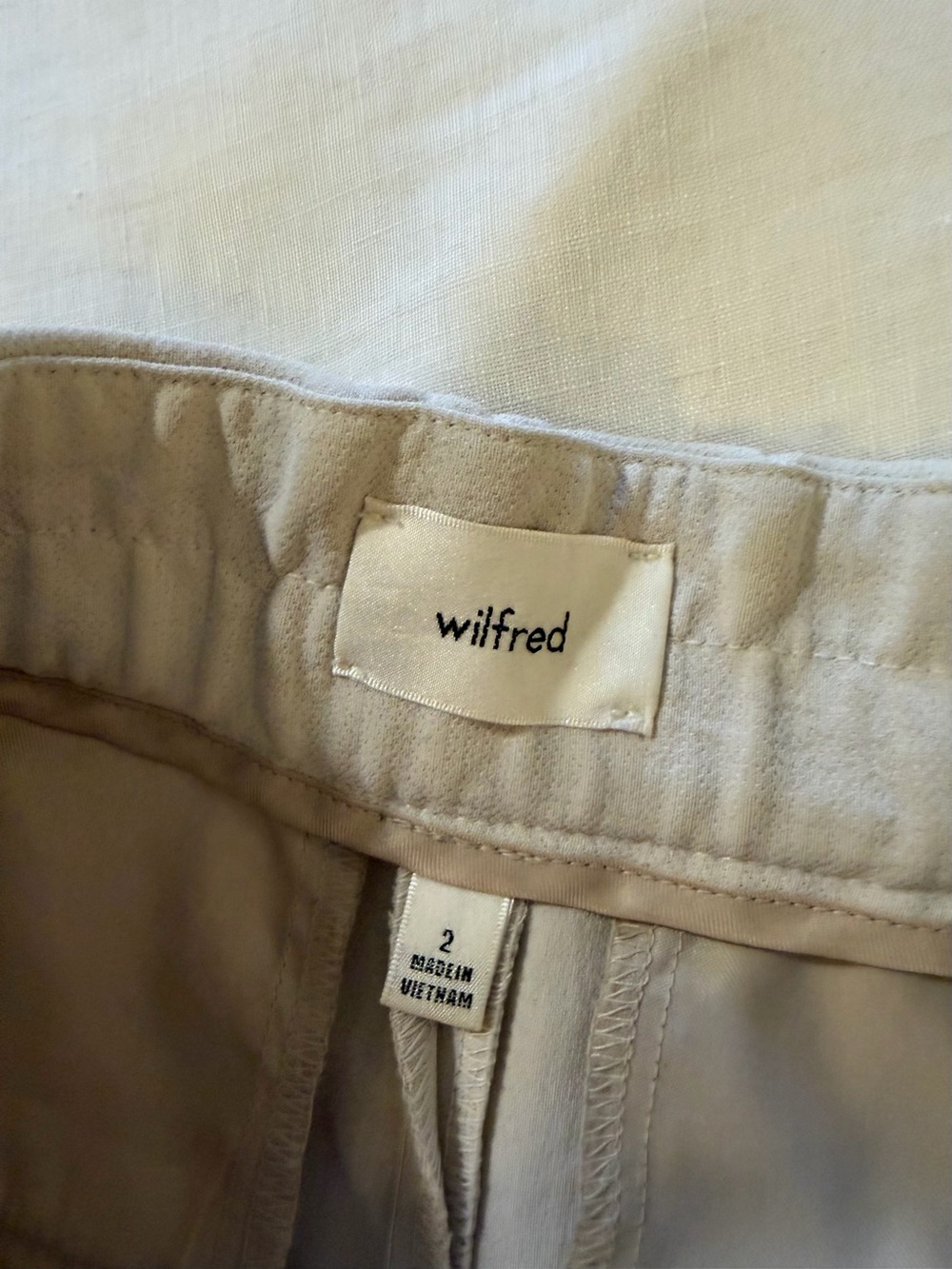 SOLD - Aritzia Wilfred Limitless Wide-Leg Pant in Matte Pearl - Picture 5 of 5